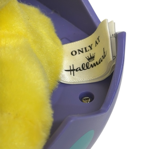 2014 Hallmark Tip N Fall Tweety Bird Sound Motion Looney Tunes Easter Plush Egg - Picture 12 of 13